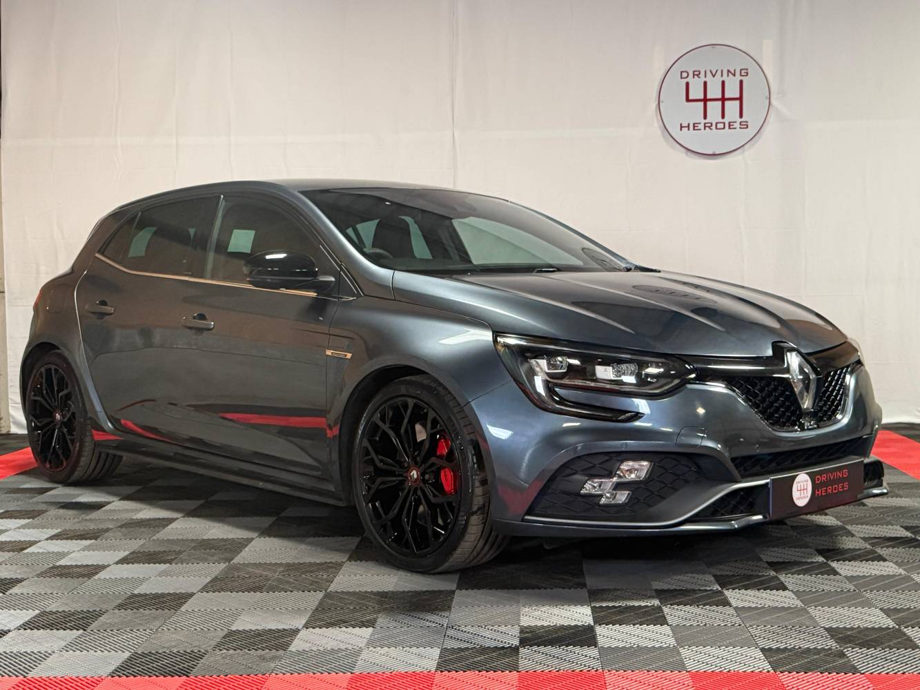 Renault Megane RS280 - Driving Heroes