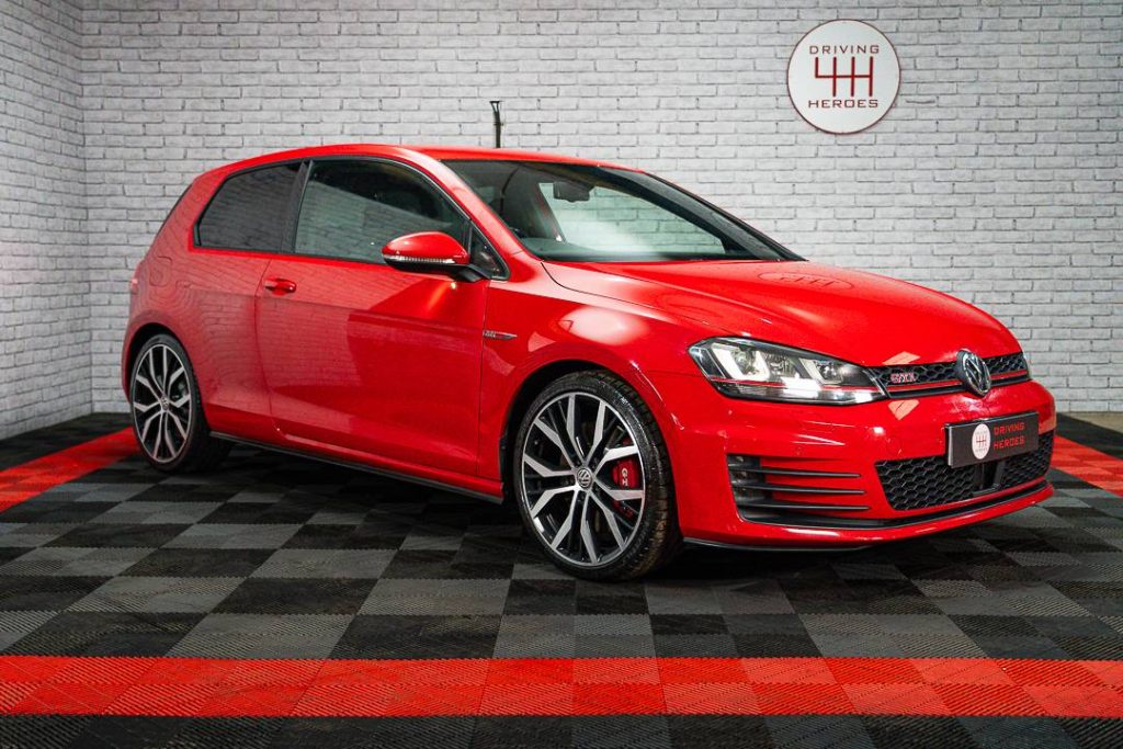 Volkswagen Golf GTI Performance Tornado Red