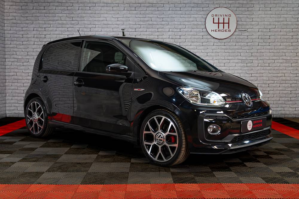 Volkswagen up! GTI Deep Black Pearl