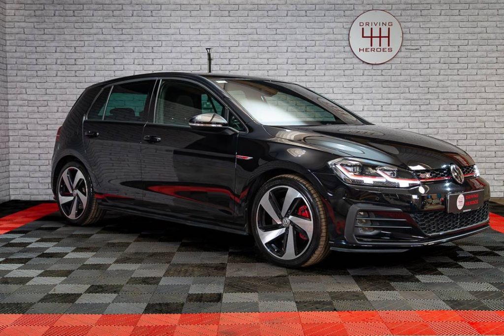 Volkswagen Golf GTI Performance Deep Black
