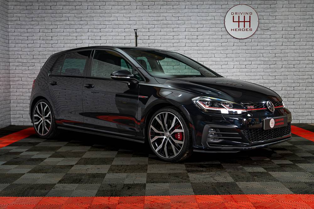 Volkswagen Golf GTI Performance Deep Black
